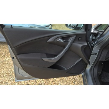 Opel Astra  Hatchback 2015,  1.4 benzyna - Na sprzedaż za 26 899 zł - Tychy - zdjęcie 9