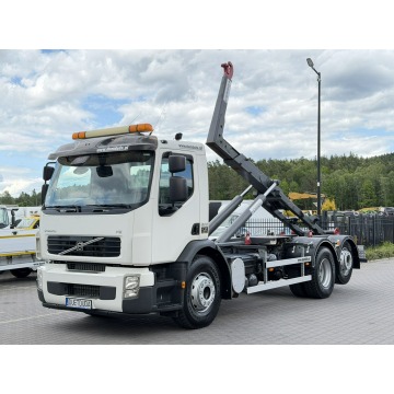 Volvo  2009,  7.1 diesel - Na sprzedaż za 178 350 zł - Widełki - zdjęcie 4