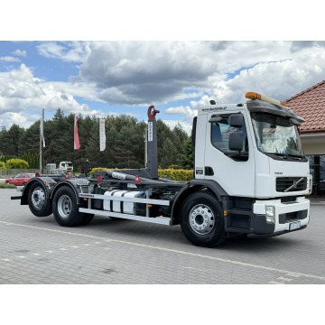 Volvo  2009,  7.1 diesel - Na sprzedaż za 178 350 zł - Widełki - zdjęcie 3