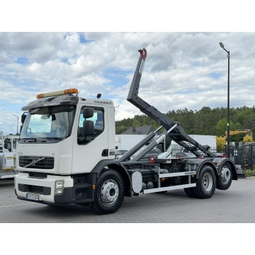 Volvo  2009,  7.1 diesel - Na sprzedaż za 178 350 zł - Widełki - zdjęcie 8