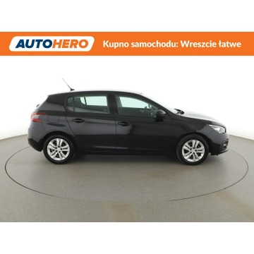 Peugeot 308  Hatchback 2021,  1.2 benzyna - Na sprzedaż za 45 300 zł - Warszawa - zdjęcie 9