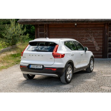 Volvo   SUV 2020,  2.0 diesel, automat - Na sprzedaż za 79 777 zł - Ropczyce - zdjęcie 4