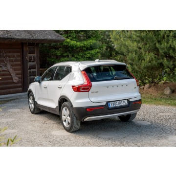 Volvo   SUV 2020,  2.0 diesel, automat - Na sprzedaż za 79 777 zł - Ropczyce - zdjęcie 2
