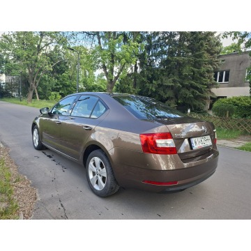 Skoda Octavia  Hatchback 2018,  1.4 benzyna - Na sprzedaż za 50 900 zł - Łódź - zdjęcie 2