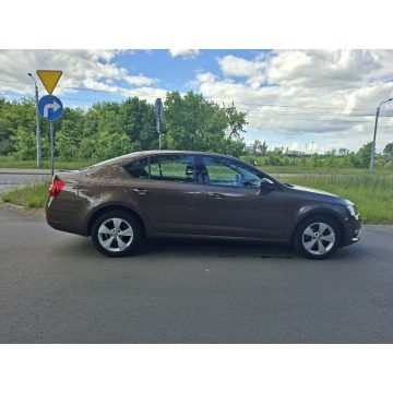 Skoda Octavia  Hatchback 2018,  1.4 benzyna - Na sprzedaż za 50 900 zł - Łódź - zdjęcie 5