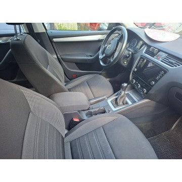 Skoda Octavia  Hatchback 2018,  1.4 benzyna - Na sprzedaż za 50 900 zł - Łódź - zdjęcie 7