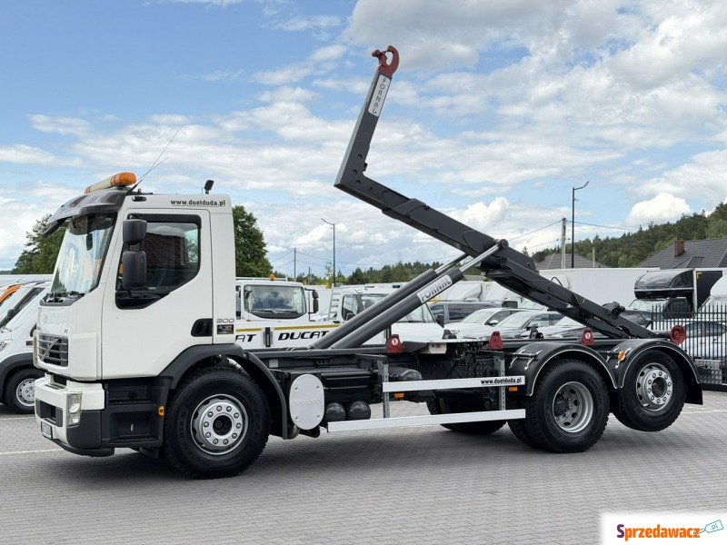 Volvo  2009,  7.1 diesel - Na sprzedaż za 178 350 zł - Widełki