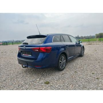 Toyota Avensis 2015,  2.0 diesel - Na sprzedaż za 35 900 zł - Rawa Mazowiecka - zdjęcie 5