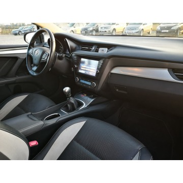 Toyota Avensis 2015,  2.0 diesel - Na sprzedaż za 35 900 zł - Rawa Mazowiecka - zdjęcie 8