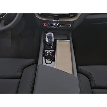 Volvo   SUV 2025,  2.0 benzyna, automat - Na sprzedaż za 219 900 zł - Tychy - zdjęcie 6