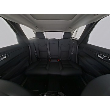 Volvo   SUV 2025,  2.0 benzyna, automat - Na sprzedaż za 219 900 zł - Tychy - zdjęcie 7