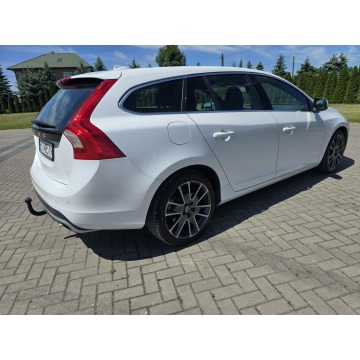 Volvo V60 2016,  2.0 diesel - Na sprzedaż za 37 900 zł - Kutno - zdjęcie 9