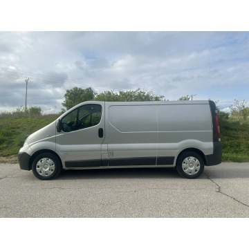 Opel vivaro long
