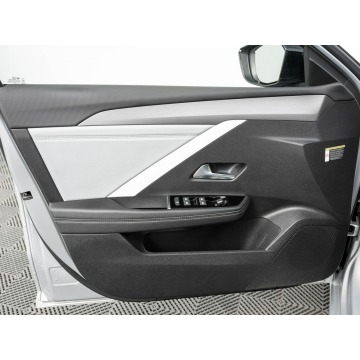 Opel Astra  Hatchback 2022,  1.2 benzyna, automat - Na sprzedaż za 58 800 zł - Gdynia - zdjęcie 9