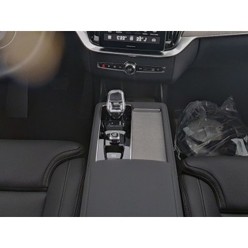 Volvo   SUV 2025,  2.0 hybryda, automat - Na sprzedaż za 349 900 zł - Tychy - zdjęcie 6