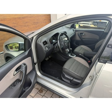 Volkswagen Polo  Hatchback 2011,  1.6 diesel, automat - Na sprzedaż za 28 500 zł - Konradów - zdjęcie 7
