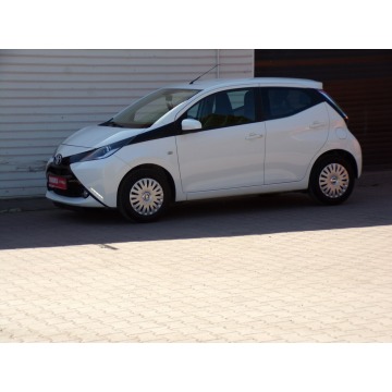 Toyota Aygo  Hatchback 2016,  1.0 benzyna - Na sprzedaż za 26 900 zł - Mikołów - zdjęcie 9