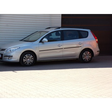 Hyundai i30  Kombi 2008,  1.6 benzyna - Na sprzedaż za 13 990 zł - Mikołów - zdjęcie 9