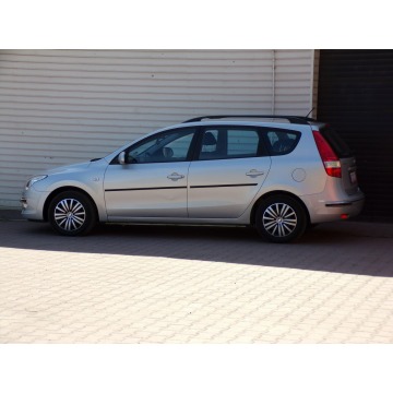 Hyundai i30  Kombi 2008,  1.6 benzyna - Na sprzedaż za 13 990 zł - Mikołów - zdjęcie 11