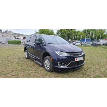Chrysler Pacifica  Minivan/Van 2018,  3.6 benzyna, automat - Na sprzedaż za 110 700 zł - Lublin - zdjęcie 2