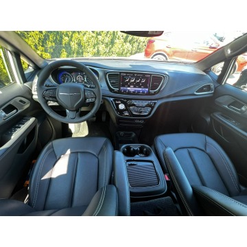 Chrysler Pacifica  Minivan/Van 2024,  3.6 benzyna, automat - Na sprzedaż za 152 000 zł - Baranowo - zdjęcie 7