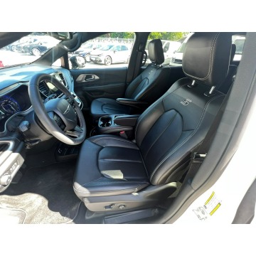 Chrysler Pacifica  Minivan/Van 2024,  3.6 benzyna, automat - Na sprzedaż za 152 000 zł - Baranowo - zdjęcie 8