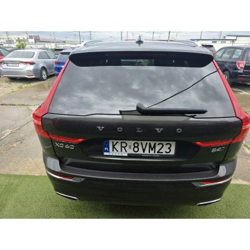 Volvo   SUV 2021,  2.0 diesel, automat - Na sprzedaż za 129 900 zł - Kraków - zdjęcie 6
