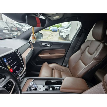 Volvo   SUV 2021,  2.0 diesel, automat - Na sprzedaż za 129 900 zł - Kraków - zdjęcie 11