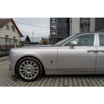 Rolls-Royce   Sedan/Limuzyna 2021,  6.7 benzyna, automat - Na sprzedaż za 1 777 777 zł - Ropczyce - zdjęcie 9