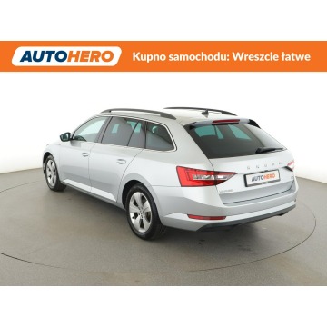 Skoda Superb  Kombi 2020,  1.4 hybryda, automat - Na sprzedaż za 70 000 zł - Warszawa - zdjęcie 4