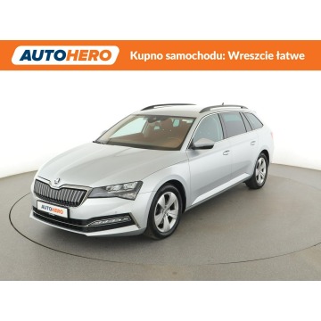 Škoda Superb - full led automat fv23 niski przebieg navi kamera pdc