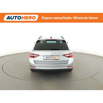 Skoda Superb  Kombi 2020,  1.4 hybryda, automat - Na sprzedaż za 70 000 zł - Warszawa - zdjęcie 7