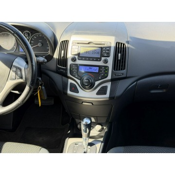 Hyundai i30 2011,  1.6 benzyna, automat - Na sprzedaż za 23 900 zł - Warszawa - zdjęcie 9