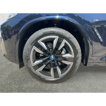BMW iX3  SUV 2023 elektryczny, automat - Na sprzedaż za 169 850 zł - Warszawa - zdjęcie 9