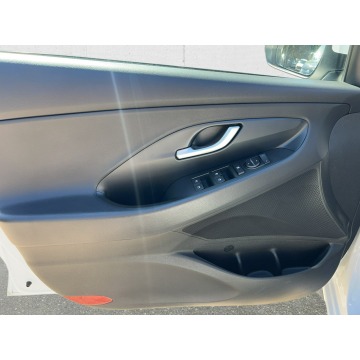 Hyundai i30  Kombi 2020,  1.6 diesel - Na sprzedaż za 47 850 zł - Warszawa - zdjęcie 10