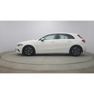 Mercedes - Benz A-klasa  Hatchback 2022,  1.3 benzyna, automat - Na sprzedaż za 90 600 zł - Warszawa - zdjęcie 4