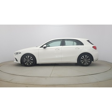 Mercedes - Benz A-klasa  Hatchback 2022,  1.3 benzyna, automat - Na sprzedaż za 92 850 zł - Warszawa - zdjęcie 4