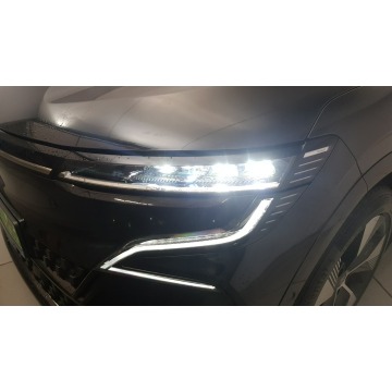 Renault Megane  Hatchback 2023 elektryczny, automat - Na sprzedaż za 92 700 zł - Warszawa - zdjęcie 9