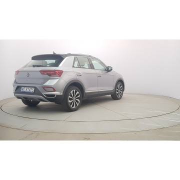 Volkswagen T-Roc  SUV 2022,  2.0 benzyna, automat - Na sprzedaż za 104 850 zł - Warszawa - zdjęcie 7