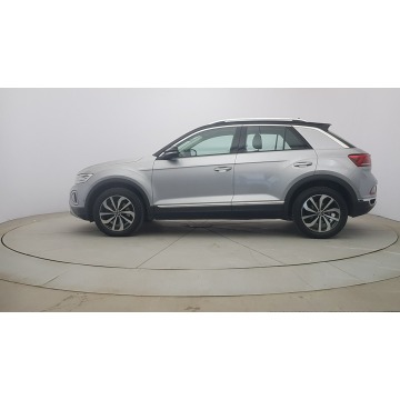 Volkswagen T-Roc  SUV 2022,  2.0 benzyna, automat - Na sprzedaż za 104 850 zł - Warszawa - zdjęcie 4