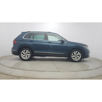 Volkswagen Tiguan  SUV 2023,  2.0 diesel, automat - Na sprzedaż za 99 850 zł - Warszawa - zdjęcie 8