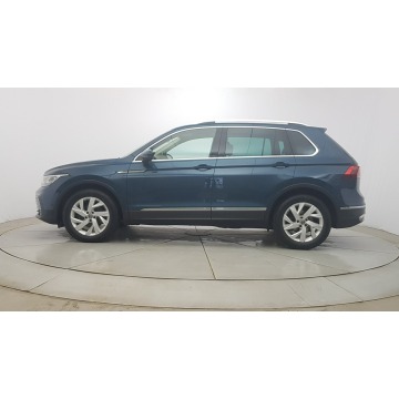 Volkswagen Tiguan  SUV 2023,  2.0 diesel, automat - Na sprzedaż za 99 850 zł - Warszawa - zdjęcie 4