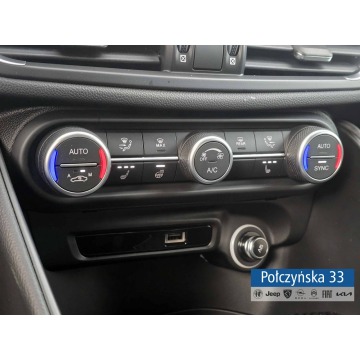 Alfa Romeo Giulia  Sedan/Limuzyna 2025,  2.9 benzyna, automat - Na sprzedaż za 395 590 zł - Warszawa - zdjęcie 8