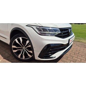 Volkswagen Tiguan  SUV 2023,  2.0 benzyna, automat - Na sprzedaż za 108 800 zł - Paproć - zdjęcie 2