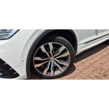 Volkswagen Tiguan  SUV 2023,  2.0 benzyna, automat - Na sprzedaż za 108 800 zł - Paproć - zdjęcie 5
