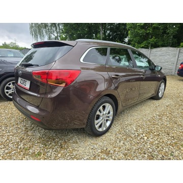 Kia Ceed  Kombi 2014,  1.4 benzyna - Na sprzedaż za 32 000 zł - Sosnowiec - zdjęcie 5