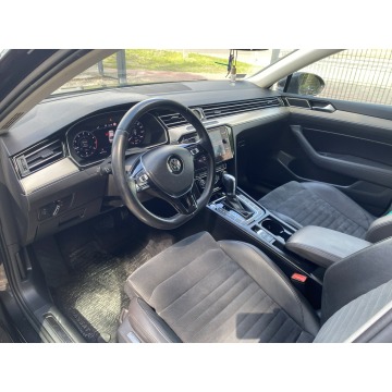 Volkswagen Passat  Sedan/Limuzyna 2017,  1.4 benzyna, automat - Na sprzedaż za 49 900 zł - Słupsk - zdjęcie 9