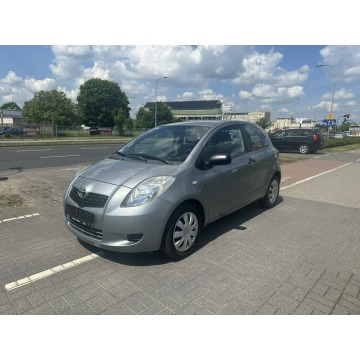 Toyota Yaris - Yaris 1.0 B. Klima, Pdc, 1 właści 137tys. km Zadbany Bydgos El. szyby