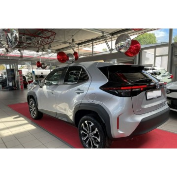 Toyota Yaris Cross  SUV 2025,  1.5 hybryda, automat - Na sprzedaż za 112 950 zł - Szczecinek - zdjęcie 2