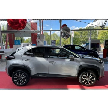 Toyota Yaris Cross  SUV 2025,  1.5 hybryda, automat - Na sprzedaż za 112 950 zł - Szczecinek - zdjęcie 3